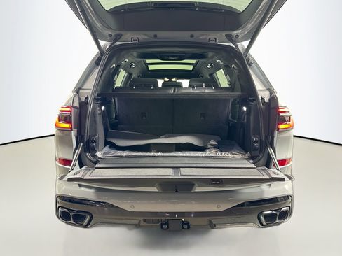 New 2026 BMW X7 M60i image 27