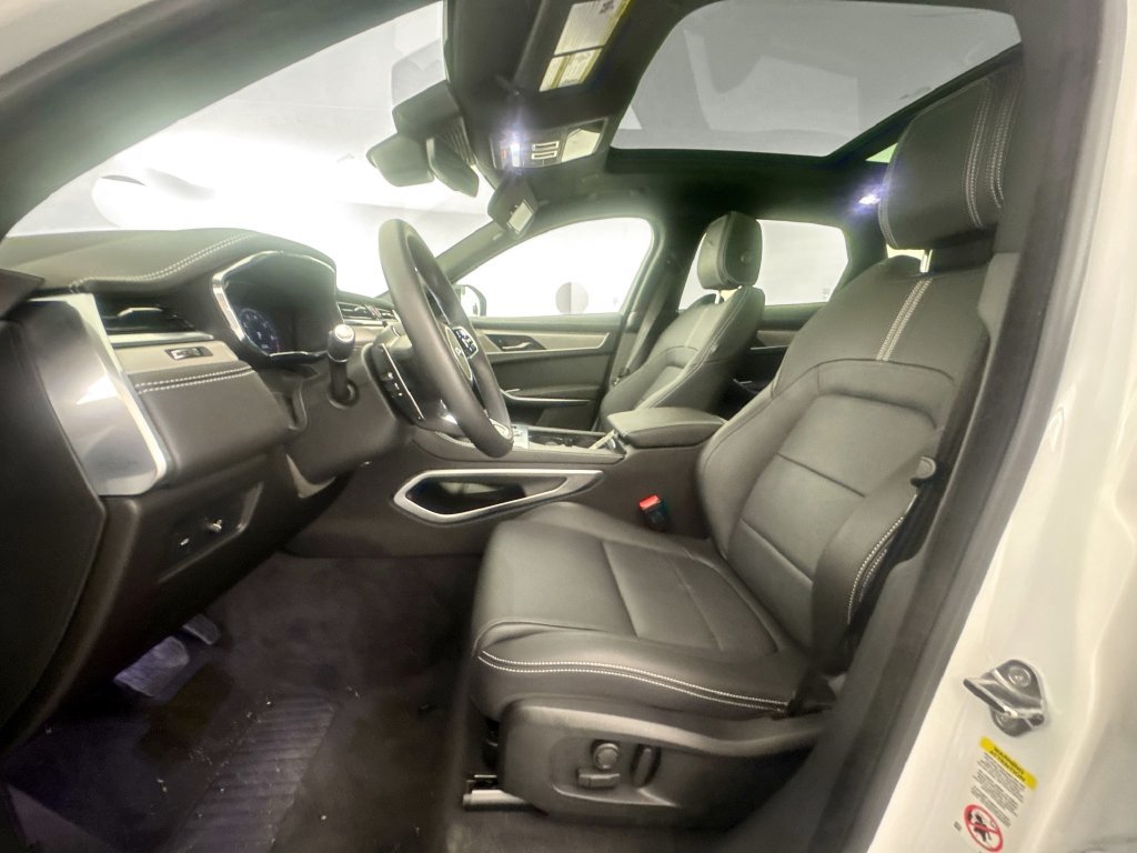 New 2026 Jaguar F-PACE R-Dynamic S AWD/4WD image 19