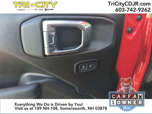 Used 2025 Jeep Wrangler Sport image 16