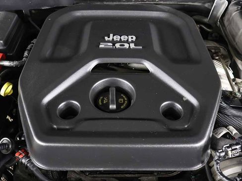 Used 2021 Jeep Wrangler Unlimited Sahara image 14