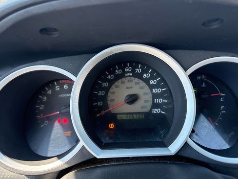 Used 2011 Toyota Tacoma 2WD Regular Cab image 14