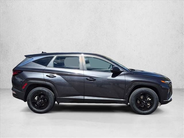 Used 2023 Hyundai Tucson SE AWD/4WD image 4