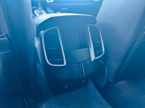 Used 2016 Porsche Cayenne S image 34