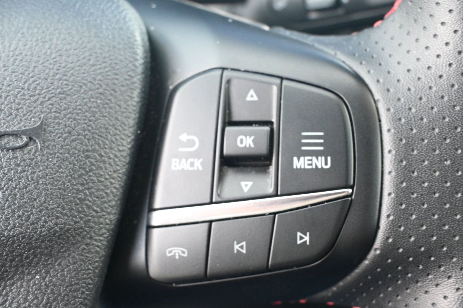 Used 2025 Ford Escape ST-Line Select AWD/4WD image 15