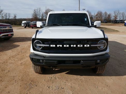 New 2025 Ford Bronco Outer Banks image 8
