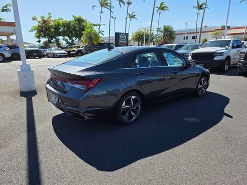 Used 2022 Hyundai Elantra Limited w/ Cargo Package FWD image 5