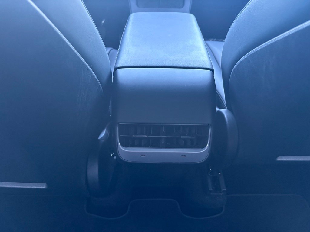 Used 2023 Tesla Model Y Long Range AWD/4WD image 26