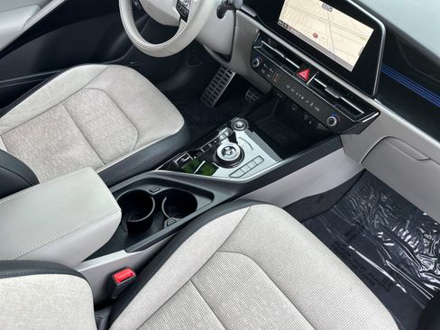 Certified 2023 Kia Niro Wave image 16