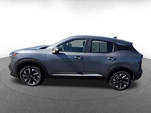 Used 2025 Nissan Kicks SV image 9