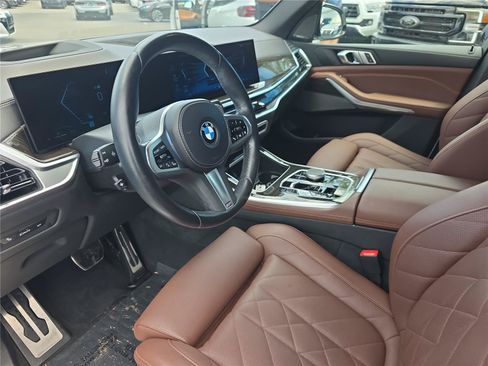 Used 2024 BMW X5 xDrive40i w/ M Sport Package AWD/4WD image 19