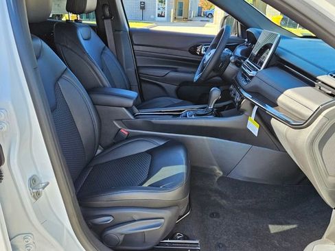 New 2026 Jeep Compass Latitude image 16