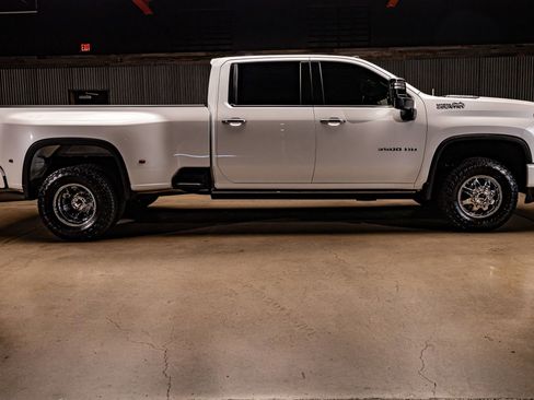 Used 2021 Chevrolet Silverado 3500 High Country image 10