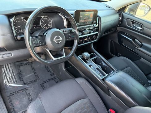 Used 2022 Nissan Pathfinder SV FWD image 15