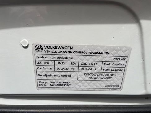 Used 2021 Volkswagen Tiguan SE image 26