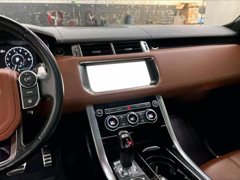 Used 2017 Land Rover Range Rover Sport HSE Dynamic image 9