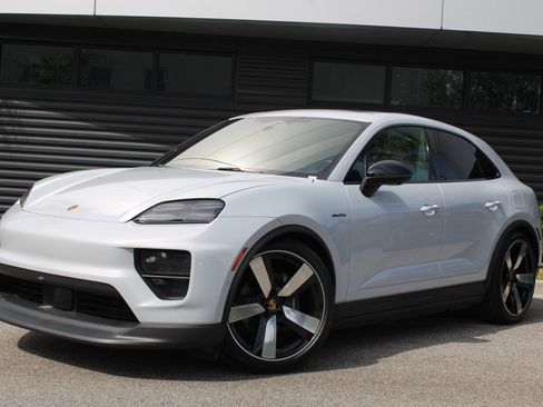 Used 2024 Porsche Macan 4 Electric image 1