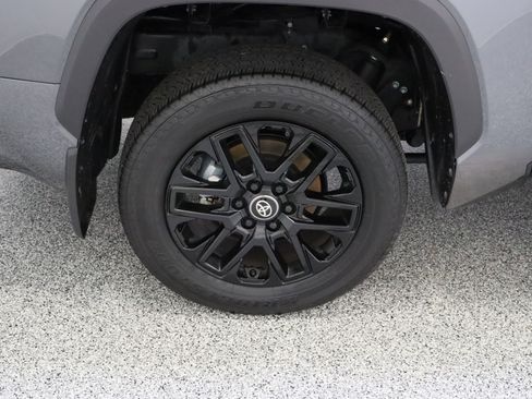 Used 2025 Toyota Tundra Limited AWD/4WD image 6