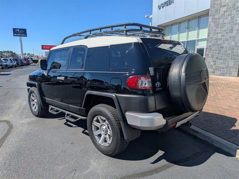 Used 2014 Toyota FJ Cruiser 4WD w/ Upgrade Package image 7