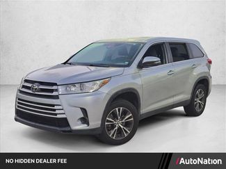 Used 2019 Toyota Highlander LE FWD video 1