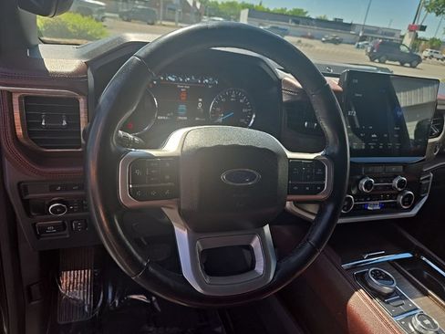 Used 2023 Ford Expedition Limited AWD/4WD image 14