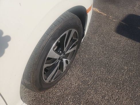 Used 2018 Honda Odyssey Elite image 16