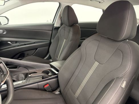 Used 2023 Hyundai Elantra SE FWD image 19