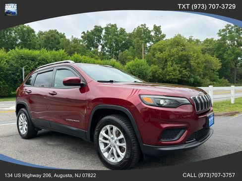Used 2020 Jeep Cherokee Latitude w/ Cold Weather Group AWD/4WD image 1