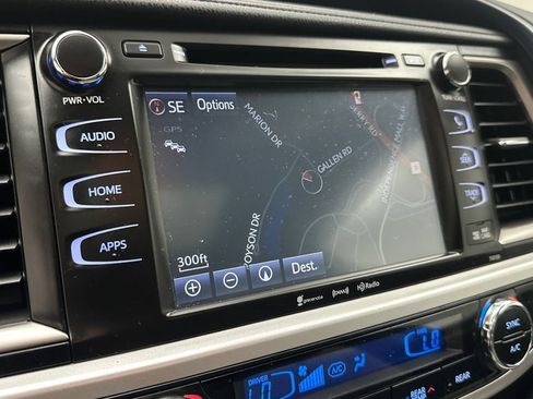 Used 2016 Toyota Highlander XLE AWD/4WD image 23