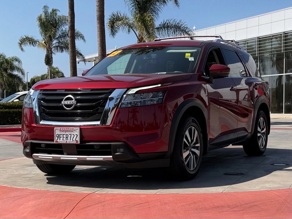 Certified 2023 Nissan Pathfinder SL FWD image 4