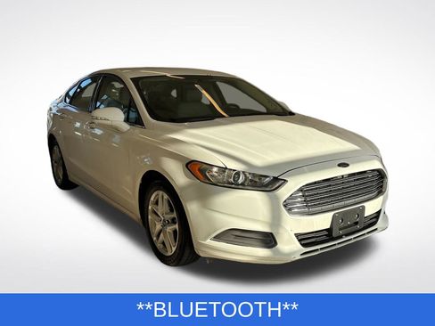 Used 2014 Ford Fusion SE FWD image 4