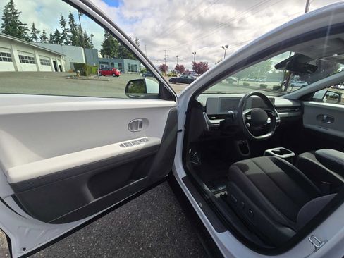 Used 2024 Hyundai Ioniq 5 SEL RWD image 20