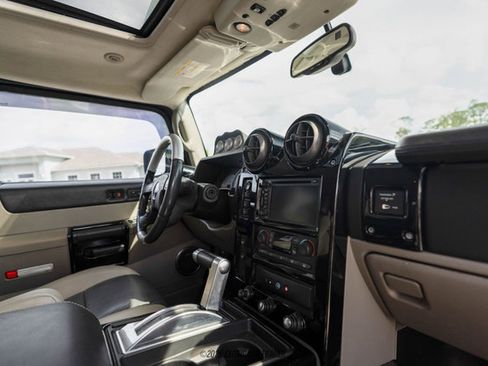 Used 2004 HUMMER H2 w/ Preferred Equipment Group image 63