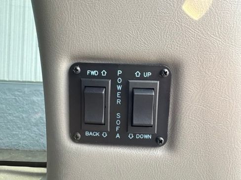 Used 2023 Chevrolet Express 2500 RWD image 25