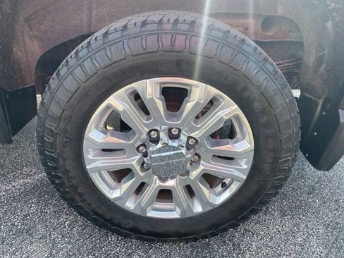 Used 2020 GMC Sierra 2500 Denali w/ Denali Ultimate Package AWD/4WD image 11