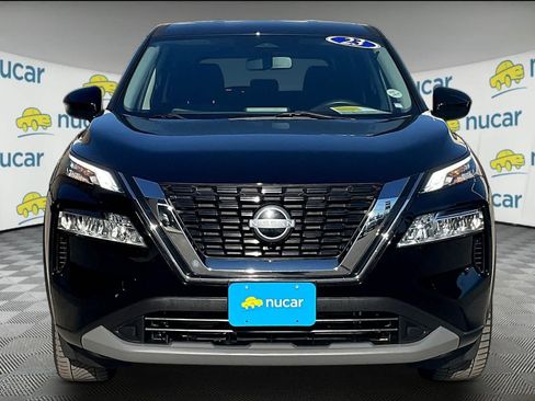 Used 2023 Nissan Rogue SV image 2