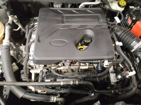 Used 2020 Ford Escape SE FWD image 30