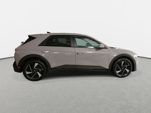 New 2025 Hyundai Ioniq 5 SE AWD/4WD image 4