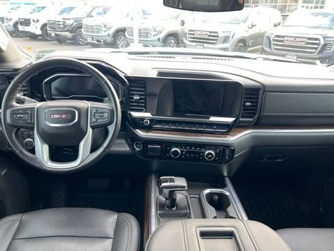 Certified 2022 GMC Sierra 1500 Elevation w/ Elevation Premium Package image 8