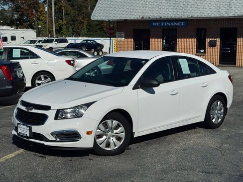 Used 2016 Chevrolet Cruze LS FWD image 2