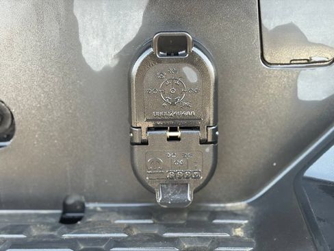 Used 2025 RAM 1500 Big Horn AWD/4WD image 10