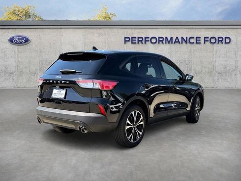 Used 2022 Ford Escape SE w/ SE Sport Appearance Package FWD image 5