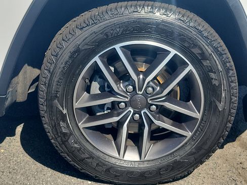 Used 2020 Jeep Grand Cherokee Limited image 8