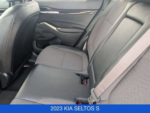 Used 2023 Kia Seltos S AWD/4WD image 16