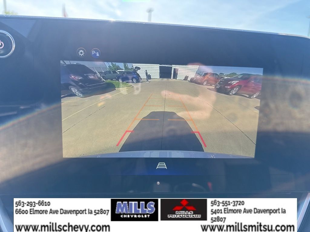 Used 2025 Chevrolet Equinox LT FWD image 16