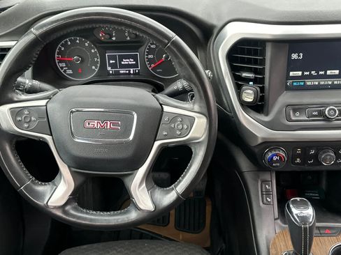 Used 2018 GMC Acadia SLE FWD image 16