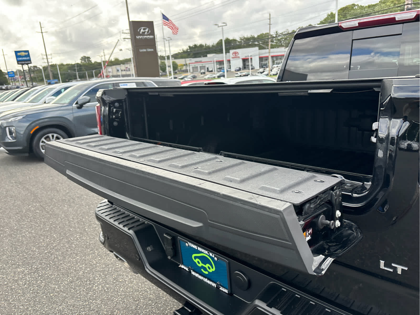 Certified 2025 Chevrolet Silverado 1500 LT Trail Boss w/ LT Trail Boss Premium Package AWD/4WD image 32