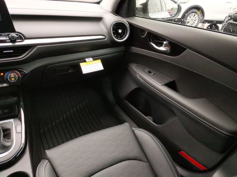 Certified 2020 Kia Forte EX image 15