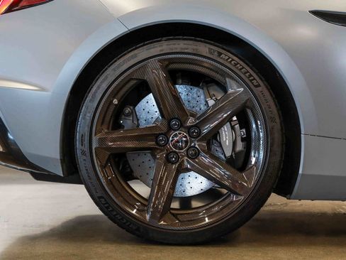Used 2025 Chevrolet Corvette Z06 RWD image 16
