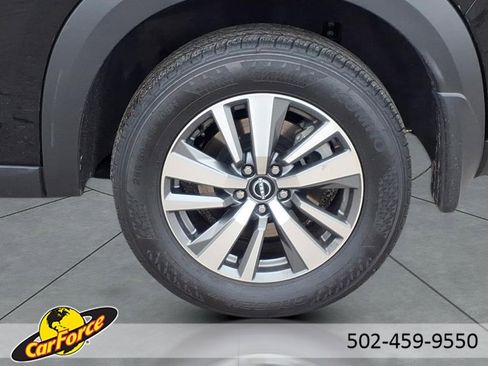 Used 2024 Nissan Pathfinder SL image 4