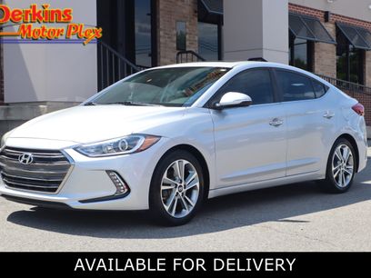 Used 2017 Hyundai Elantra Limited w/ Limited Tech Package 04